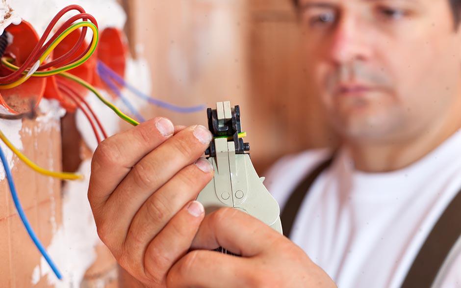 recherche travail électricien bâtiment Versailles